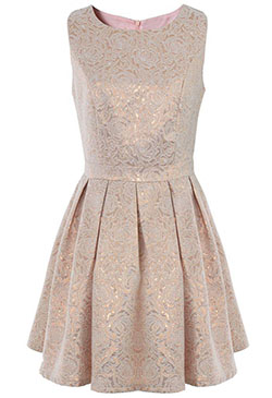 Ideas de atuendos para chicas altas: precioso vestido sin mangas con estampado de rosas: 