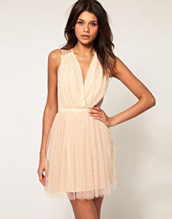 Ideas de Outfits para Chicas Altas: otra opción formal (si me bronceo en spray...): 