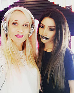 Sabrina Terence: “Hoy de nuevo en MAC shop dubai mall 6-10pm ✌: 