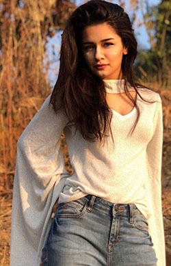 Toma fotos nuevas: Programa de televisión,  avneet kaur  