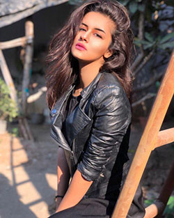 Aladdin - Naam toh debe haber sido escuchado.: avneet kaur  