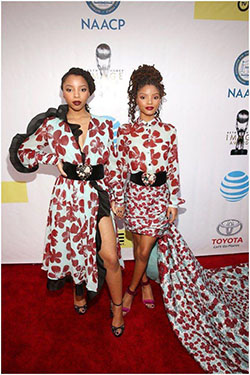 En la foto: Halle Bailey y Chloe Bailey Fuente de la imagen: Getty / Jesse Grant #Class...: vestidos africanos,  vestidos de alfombra roja,  halle bailey,  chloe bailey  