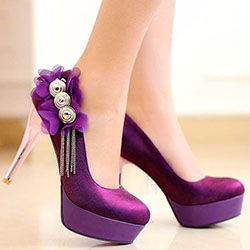 Bombas de tacón alto. Zapatos de tacones morados 2019: tacones altos,  Zapato de tacón alto,  Zapato de salón,  Tacón de aguja,  Ideas de tacón alto,  Las mejores ideas de tacones de aguja,  Zapatos de boda,  Zapato plataforma  