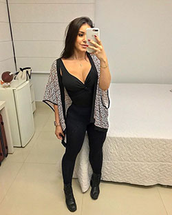 Outfits Casuales Con Jeans Ajustados Negros: 