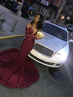 ?Follow Valquiria’s Roses for more pins?? CUSTOM DRESS DESIGNER visit...: 