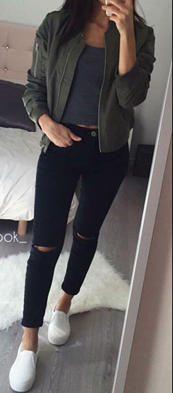 Outfits Con Jeans Negros Para La Escuela: Conjunto De Vaqueros Negros,  top corto,  Pantalones ajustados  