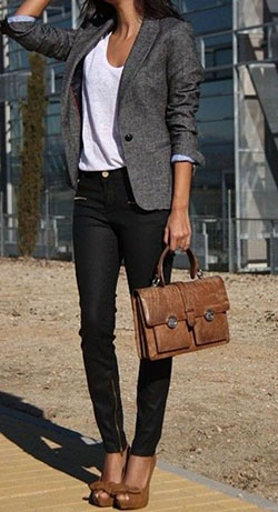 Blazer mujer gris pantalón negro: Pantalones ajustados,  Informal de negocios,  Ideas de ropa de calle,  Chaqueta de sport  
