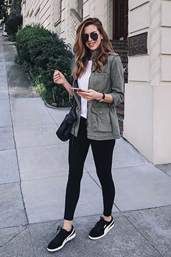 Outfits con camiseta blanca: camisas,  Ideas de ropa de calle  