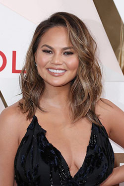 Cortes de pelo corto para caras redondas con papada: corte bob,  Ideas para teñir el cabello,  Cuidado del cabello,  Miranda Kerr,  Peinado de cara redonda,  grosero  