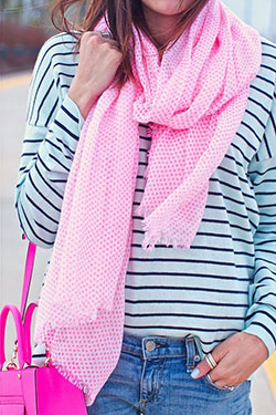 This is great! bufanda rosada mujer, Casual wear: Accesorio de moda,  Trajes De Bufandas  