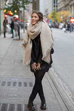 Vale la pena ver fotos de gran bufanda de invierno, moda callejera.: trajes de invierno,  Accesorio de moda,  Trajes De Bufandas  