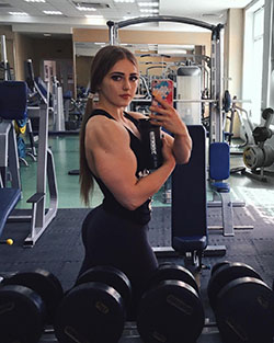Encuentra excelentes consejos sobre la linda chica musculosa, Julia Vins: modelo de fitness,  Julia Vins  