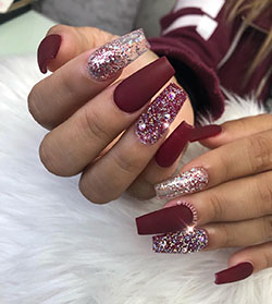 Diseños de uñas burdeos de moda, Arte de uñas: Esmalte de uñas,  Arte de uñas,  Uñas postizas  