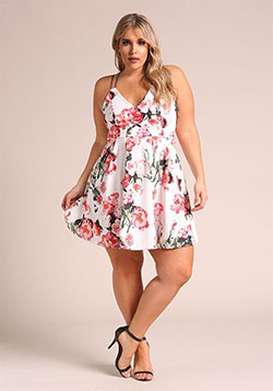 Estas ideas de moda para modelos de moda, Fashion To Figure: vestidos de coctel,  traje de talla grande,  blogger de moda,  Modelo de talla grande,  vestidos florales  