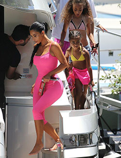 Caliente y hermosa kim kardashian 119: kim kardashian,  KrisJenner,  Kanye West  