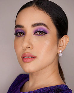 Sombra de ojos simple Aditi Budhathoki Fotos de Instagram: Sombra,  Delineador de ojos,  Delineador de labios,  Modelos calientes de Instagram  