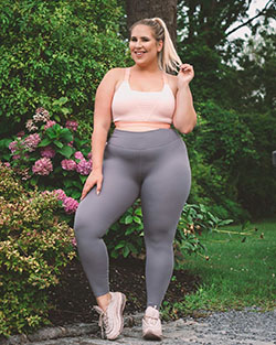 Sofía Turner Instagram: Modelo de talla grande,  Sesión de fotos,  Modelos calientes de Instagram  