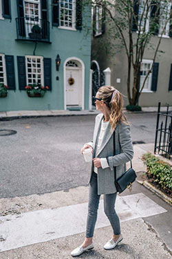 Traje de trabajo con blazer oversize, moda callejera: Semana de la Moda,  Ideas de atuendos universitarios,  Anine Bing,  Estilo callejero,  Atuendos Informales  