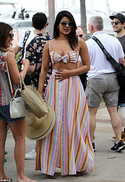 Priyanka caliente con su marido, Nick Jonas: Priyanka Chopra,  Estilo de celebridad  
