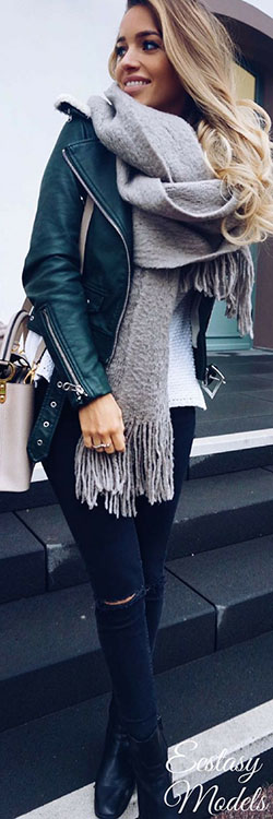 Outfit mujer chaqueta de cuero verde: trajes de invierno,  Chaqueta de cuero,  Pantalones ajustados,  Zapatos deportivos,  Trajes De Bufandas  