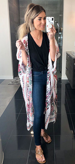Brunch Outfit Ideas, vestido floral rosa, pantalones ajustados: Pantalones ajustados,  Atuendos Informales,  Traje de brunch  