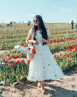 Desgaste del hombro modestamente, moda modesta: vestido largo,  Semana de la Moda,  vestidos florales  