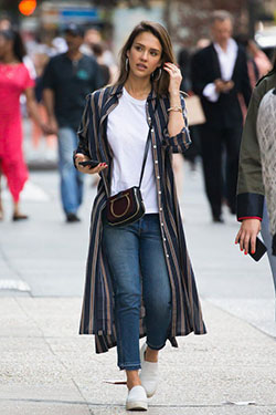 Ropa de mujer Estilismos de jessica alba, Jessica Alba: Nueva York,  Jessica Alba,  Trajes de moda,  Estilo de celebridad  