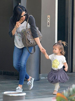 Jenna board tatum bebe, Jenna Board: trajes de furgonetas  