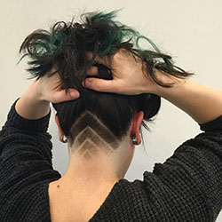 Triángulo socavado pelo corto, corte Bob: corte bob,  Pelo largo,  Cabello corto,  corte pixie,  peinados bob,  tatuaje de pelo  