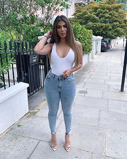 Sofía Instagram Sexy Fotos: trajes de fiesta,  Atuendos Informales  