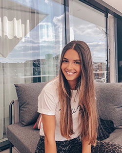 Amelie Weissenberger Instagram, Pelo largo y Tintes de cabello: Pelo largo,  Ideas para teñir el cabello,  Pelo castaño,  Sesión de fotos,  Amélie Weissenberger  