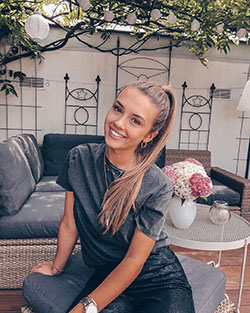 Amelie Weissenberger Instagram, Photo shoot y Brown hair: Pelo largo,  Pelo castaño,  Sesión de fotos,  Amélie Weissenberger  