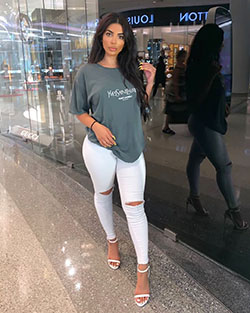 Look de atuendo casual de Instagram de Sofía: Trajes de fiesta universitaria  