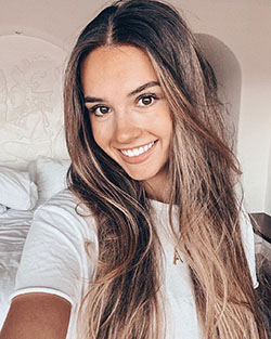 Amelie Weissenberger Instagram, Hair coloring y Brown hair: Pelo largo,  Ideas para teñir el cabello,  Pelo castaño,  El pelo en capas,  Pelo de surfista,  pelo negro,  Amélie Weissenberger  