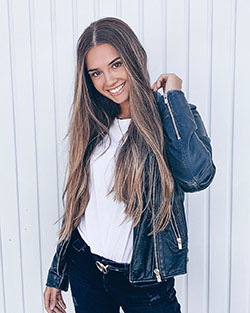 Amelie Weissenberger Instagram, Chaqueta de cuero, Pelo largo: Chaqueta de cuero,  Pelo largo,  Pelo castaño,  Sesión de fotos,  pelo negro,  Amélie Weissenberger  