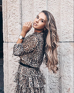 Amelie Weissenberger Instagram, Cabello largo y Fotos: modelo,  Pelo largo,  Pelo castaño,  Sesión de fotos,  Amélie Weissenberger  