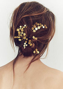 Luna Bea | horquillas de constelación | Londres | Ideas de atuendos para citas: Ideas de atuendos,  Atuendos Informales,  Primera fecha,  pelo,  Londres  