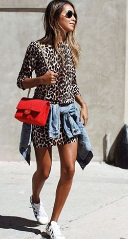 Zapatillas de deporte de moda Street Style Sinceramente Jules Ideas | Ideas de atuendos de verano 2020: Ideas de atuendos,  trajes de verano,  estilovore,  Estilo callejero,  Trajes de moda  