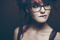 Ideas geniales para probar lentes de niña, cabello rojo: cabello rojo,  Gafas nerd  