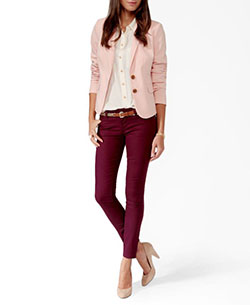Lovely Wine Colored Pants Trajes inteligentes para damas: Atuendos Informales,  lindo conjunto de pantalones burdeos  