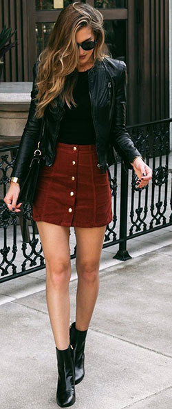 Top negro y falda burdeos: Chaqueta de cuero,  Trajes De Falda,  Atuendos Informales  