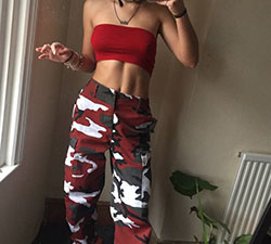 Pantalones cargo de camuflaje para mujer.: pantalones tipo cargo,  top corto,  Pantalones capri,  camuflaje militar,  Atuendos Informales,  Traje de tops de tubo  