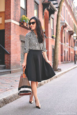 Ideas útiles para conjuntos de falda acampanada, Little black dress: talla pequeña,  Semana de la Moda,  Trajes de moda,  FALDA VUELO  