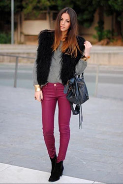 Último atuendo de pantalones burdeos para la oficina: Conjunto de pantalones burdeos de moda  