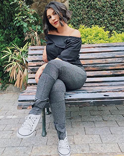 Vestido de jeans de Ju Santos Instagram para niñas, foto de piernas, modelos sexy: Atuendo De Vaqueros,  Insta Belleza  