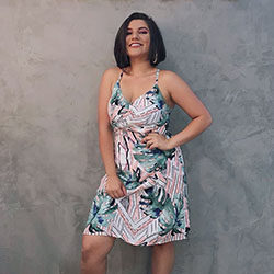 vestido turquesa para mujer con vestido, muslos de mujer, foto de piernas: vestido de día,  Traje Turquesa,  Insta Belleza  