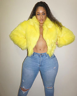 ideas de color amarillo con ropa de piel, jeans, piel: ropa de piel,  Vaqueros amarillos  