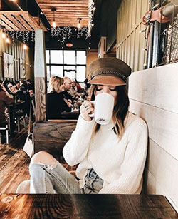 Sombrero genial | Ideas de atuendos elegantes para mujeres que aman la moda. Traído a usted desde... | Ideas de atuendos de verano 2020: MODA,  Ideas de atuendos,  trajes de verano,  Amar,  estilovore  