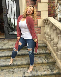noche de moda de tallas grandes que es realmente genial. #nightoutplussizefashion | Ideas de atuendos de verano 2020: MODA,  Ideas de atuendos,  trajes de verano,  Vestimenta de chica gordita  