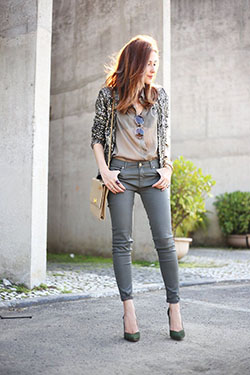 Estilo de atuendo blanco con pantalón, blazer, camisa.: Casual elegante,  Traje de camiseta,  Estilo callejero,  Atuendos Informales,  Moda con clase  